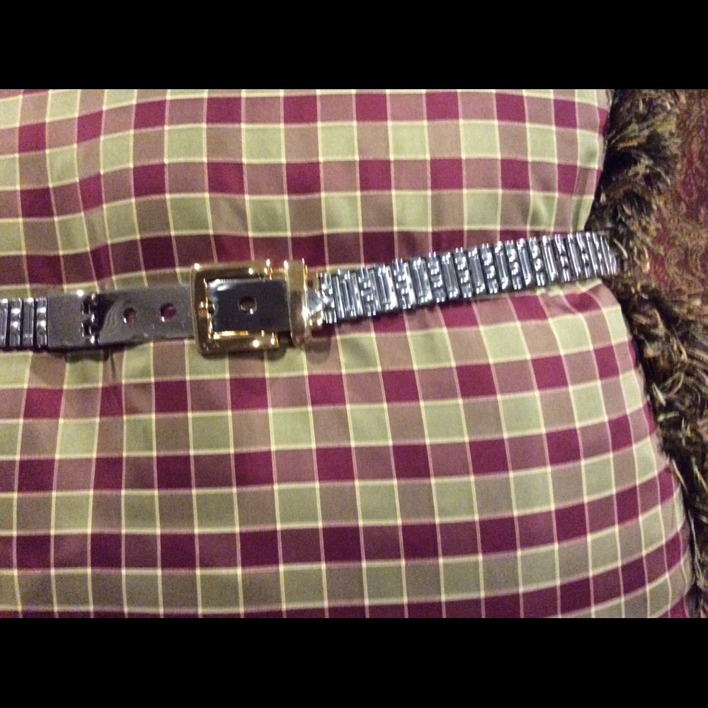 Goldtone and silvertone stretch belt